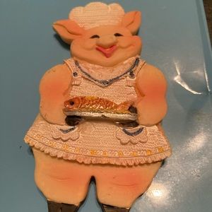 Pig cooks magnets make nice gift for pig lovers